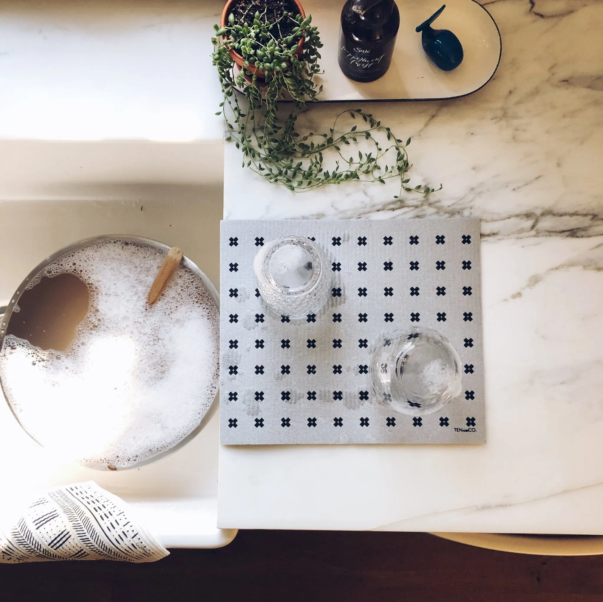Tiny X Black on Grey Sponge Cloth Mat